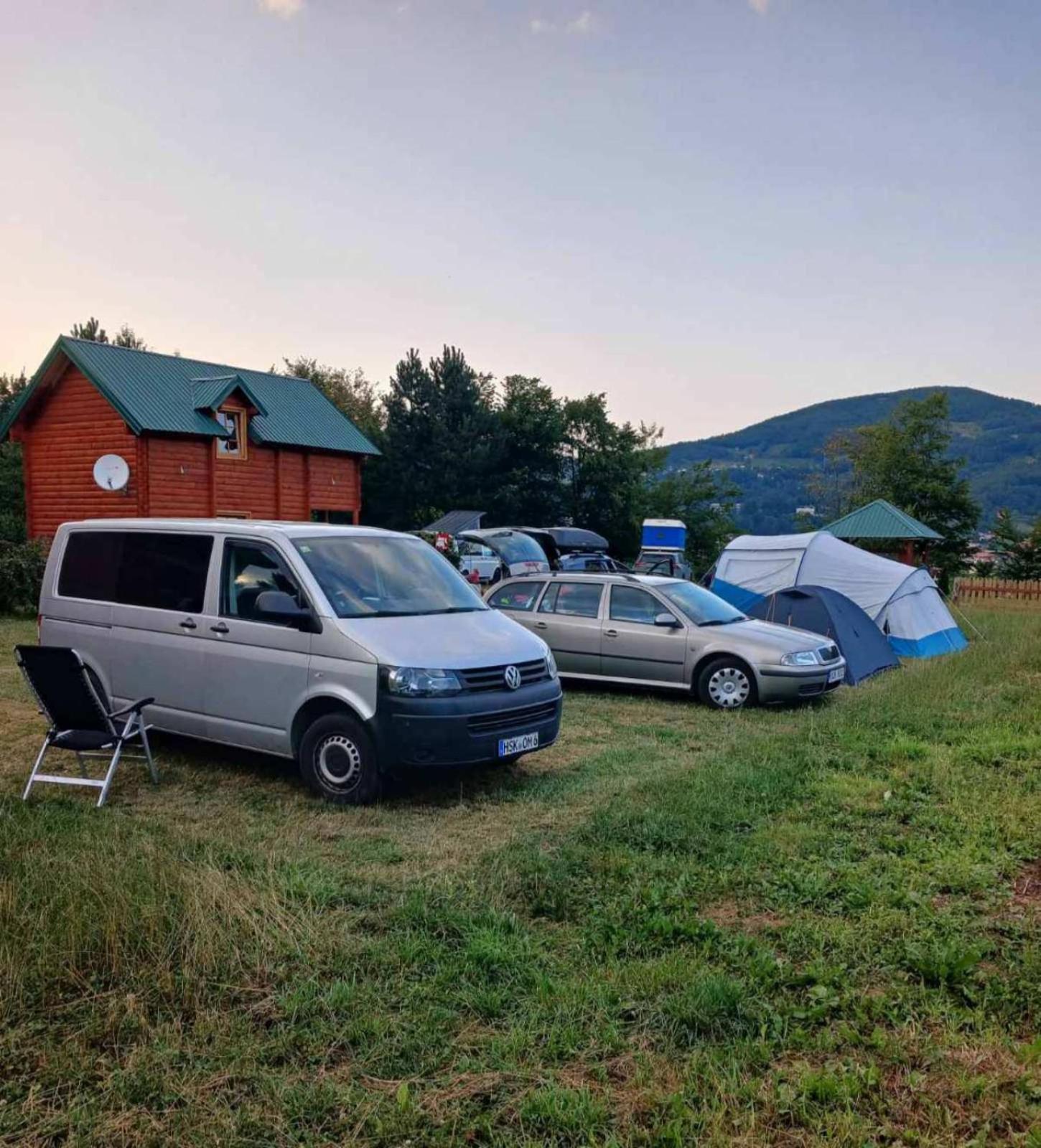 Konaci Oceva Zemlja Bungalovi Konaci Oceva Zemlja Vikendica Мойковац Екстериор снимка