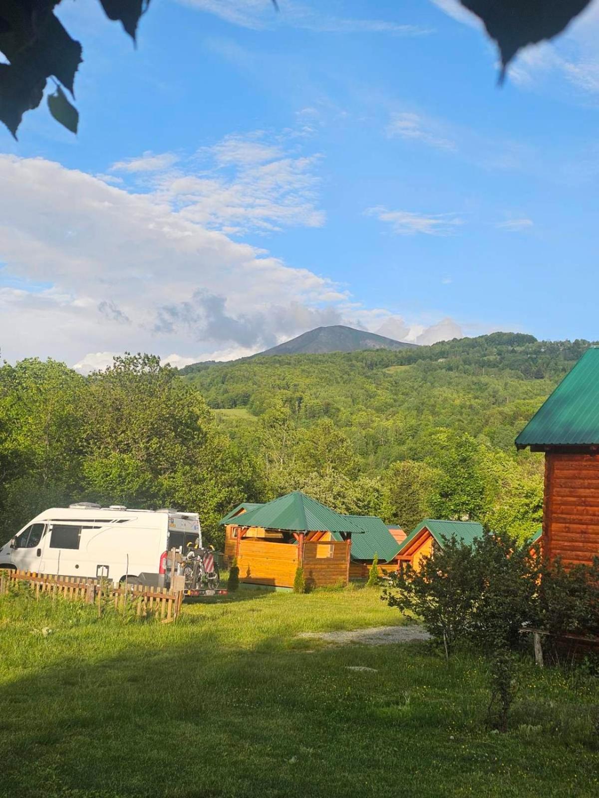 Konaci Oceva Zemlja Bungalovi Konaci Oceva Zemlja Vikendica Мойковац Екстериор снимка