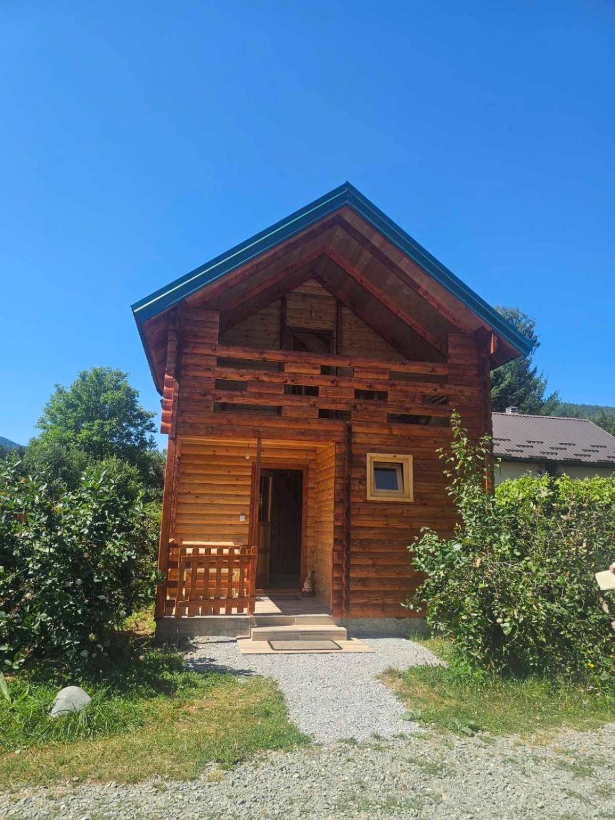 Konaci Oceva Zemlja Bungalovi Konaci Oceva Zemlja Vikendica Мойковац Екстериор снимка