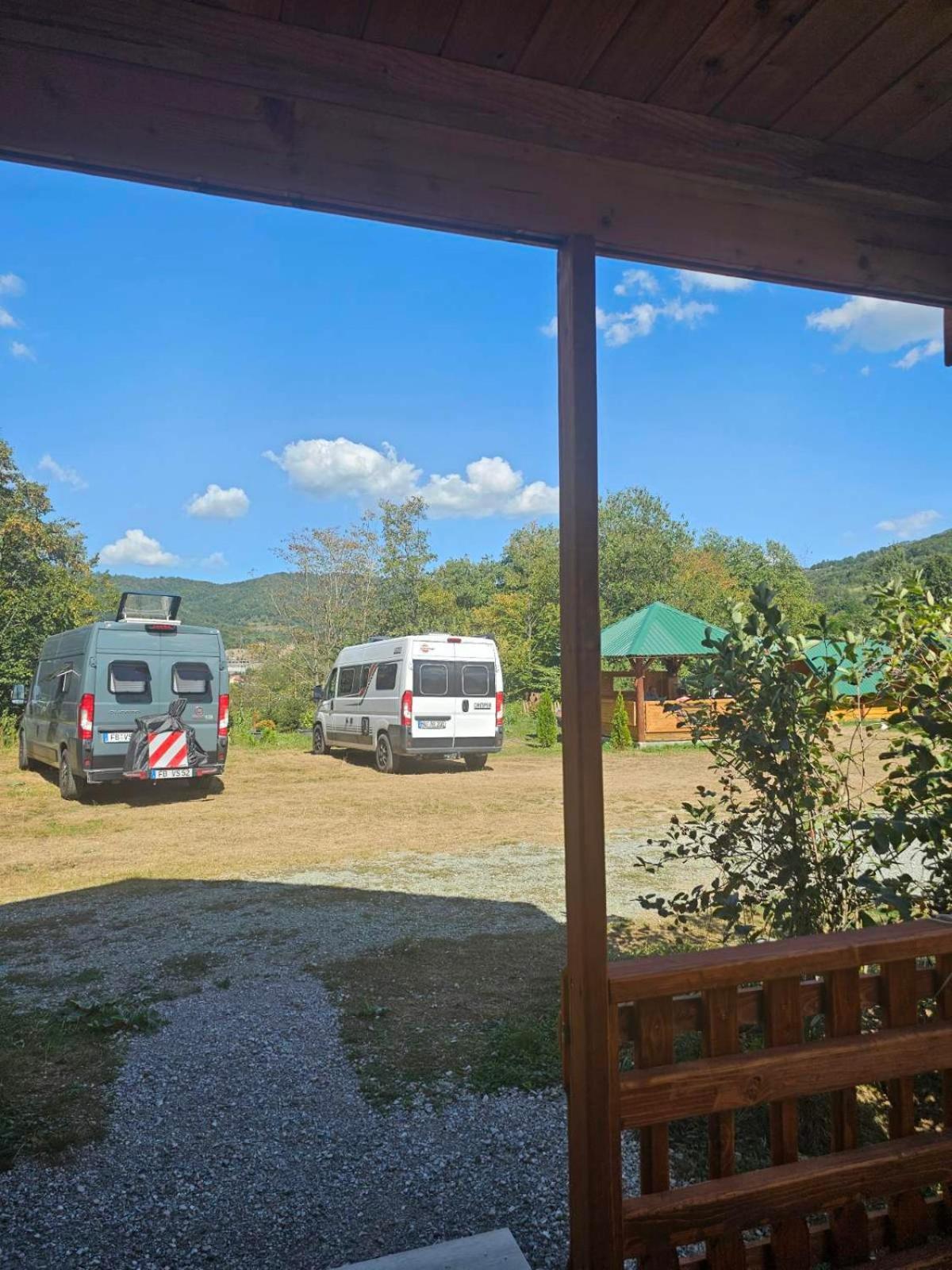 Konaci Oceva Zemlja Bungalovi Konaci Oceva Zemlja Vikendica Мойковац Екстериор снимка