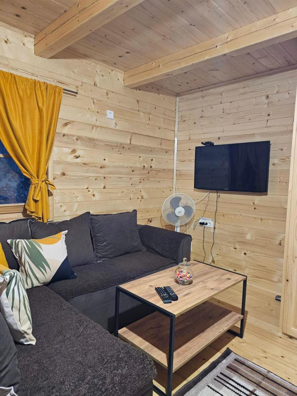 Konaci Oceva Zemlja Bungalovi Konaci Oceva Zemlja Vikendica Мойковац Екстериор снимка