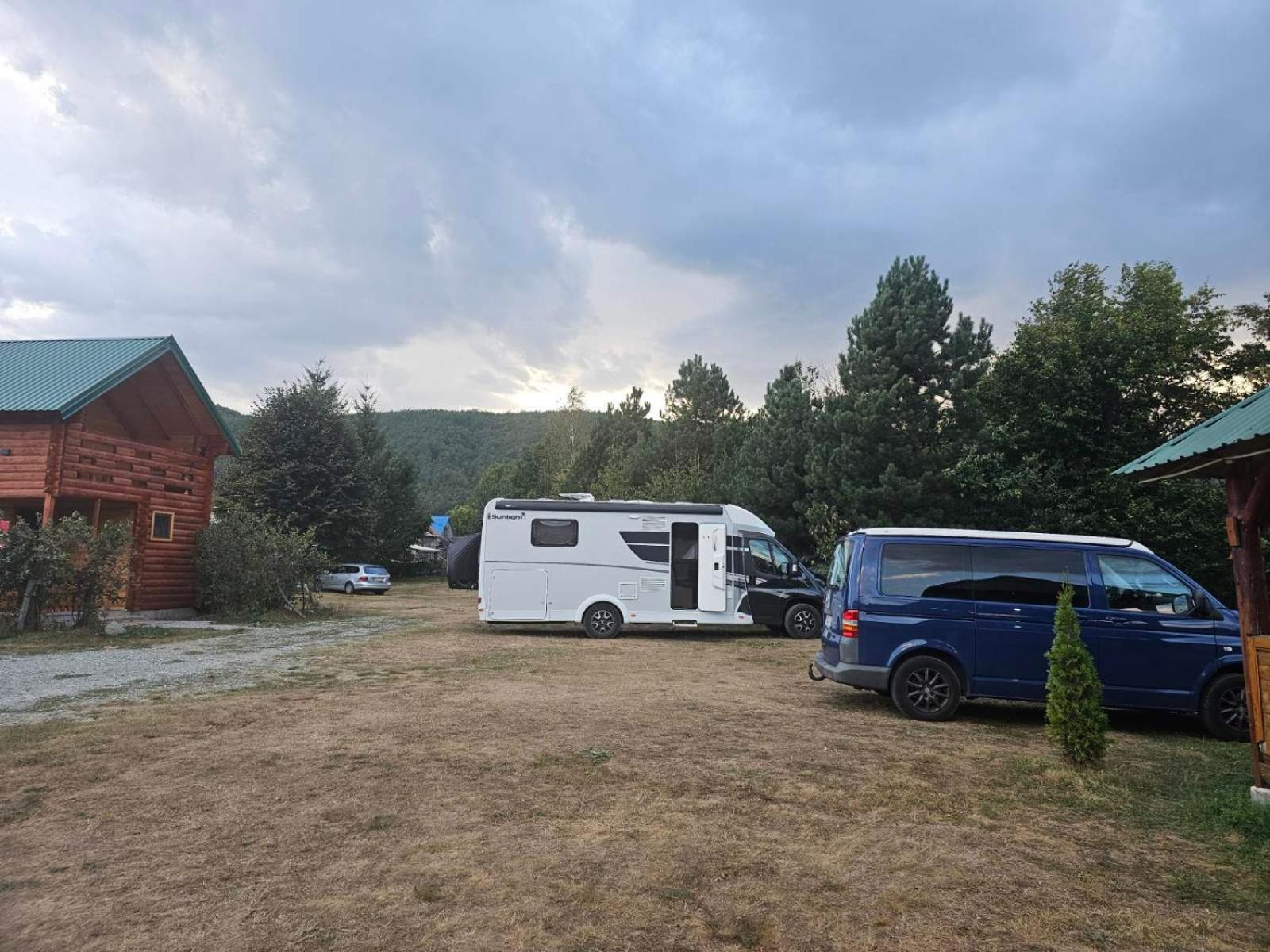 Konaci Oceva Zemlja Bungalovi Konaci Oceva Zemlja Vikendica Мойковац Екстериор снимка